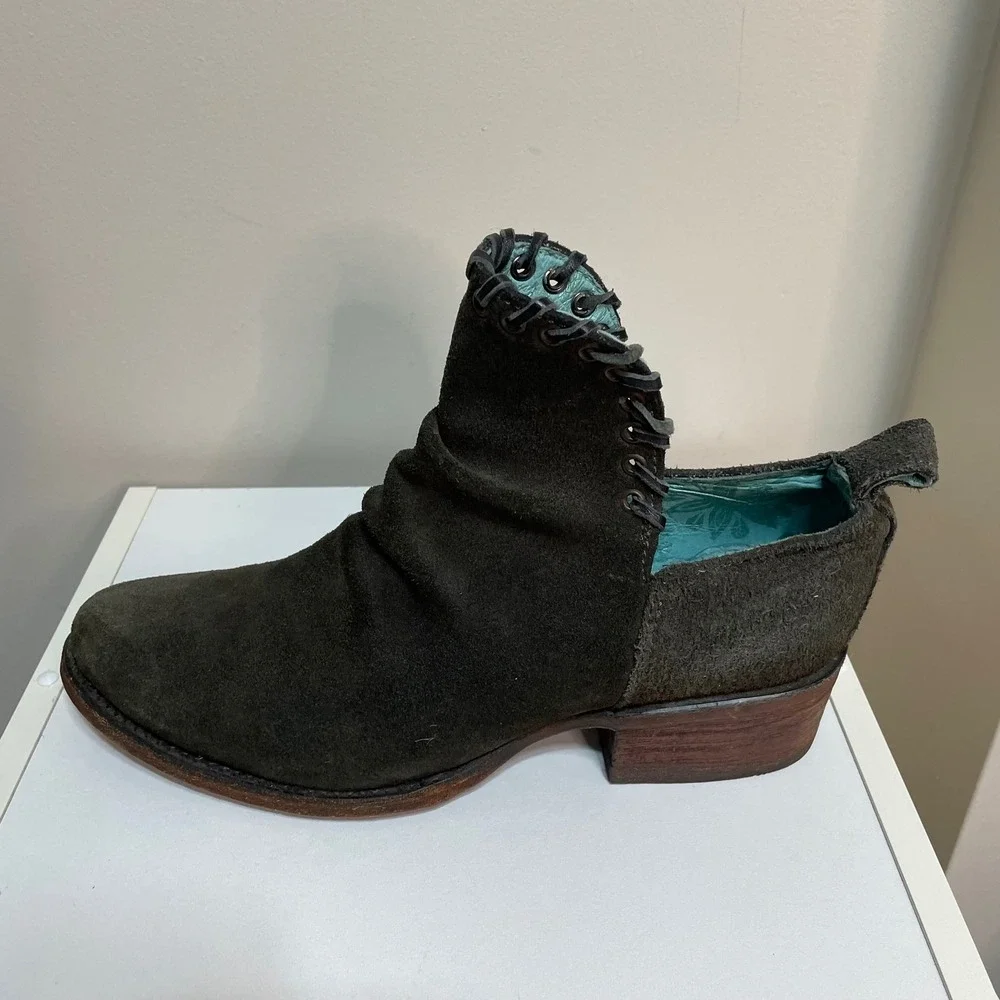 Corral Boots Dark Green Suede Distressed Ankle Booties Cutout Lace Up‎ Heel Sz 8